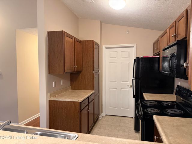 12102 Redspire Dr UNIT 301, Louisville, KY 40299