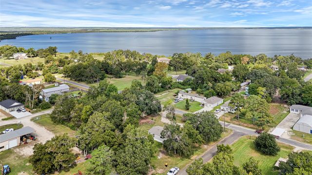 718 Main Street, Anahuac, TX 77514