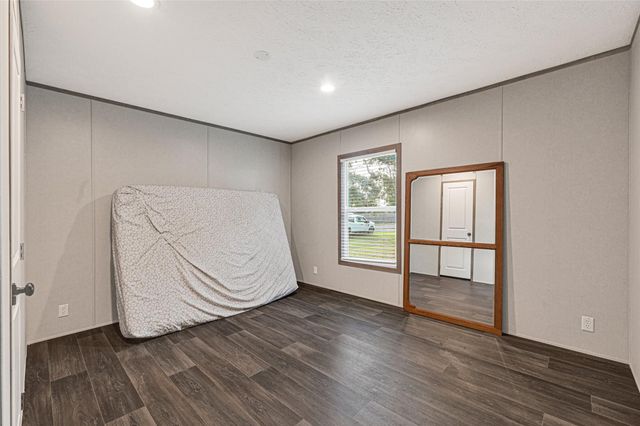 718 Main Street, Anahuac, TX 77514