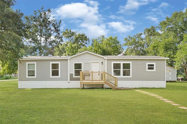 718 Main Street, Anahuac, TX 77514