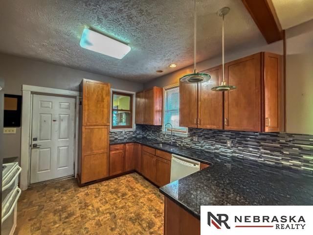 4140 V Street, Omaha, NE 68107