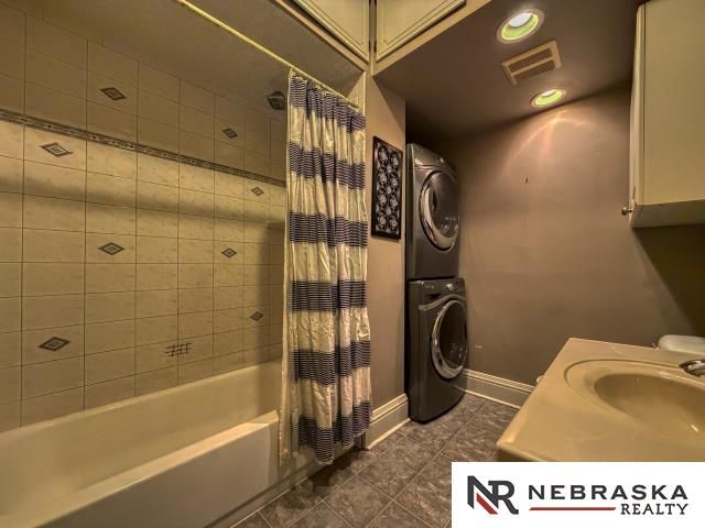 4140 V Street, Omaha, NE 68107