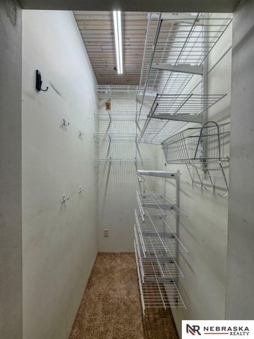 4140 V Street, Omaha, NE 68107