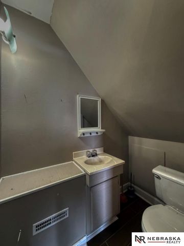 4140 V Street, Omaha, NE 68107