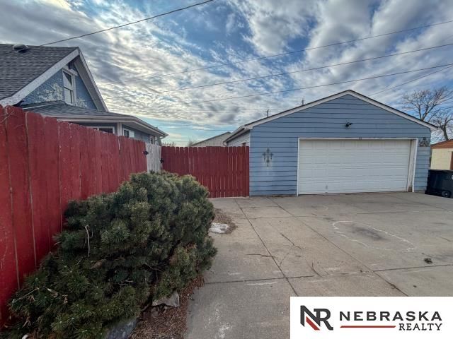 4140 V Street, Omaha, NE 68107