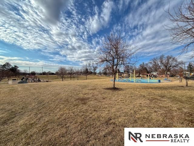 4140 V Street, Omaha, NE 68107