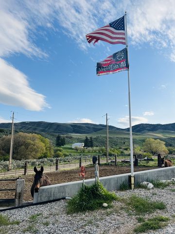 5166 W 900 N, Dayton, ID 83232