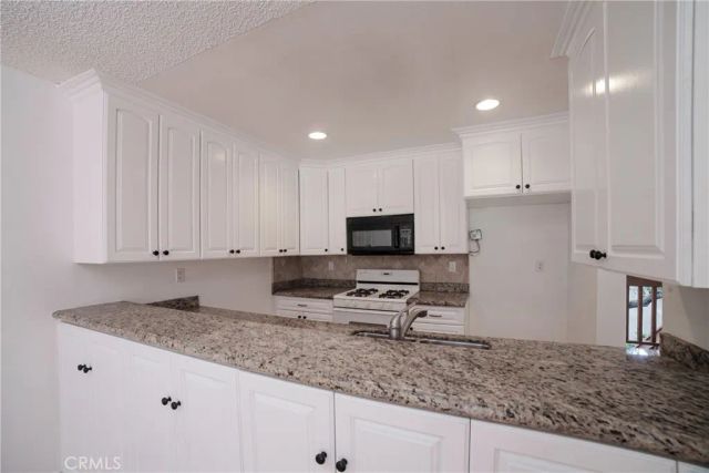 7101 Farralone Avenue 135, Canoga Park, CA 91303