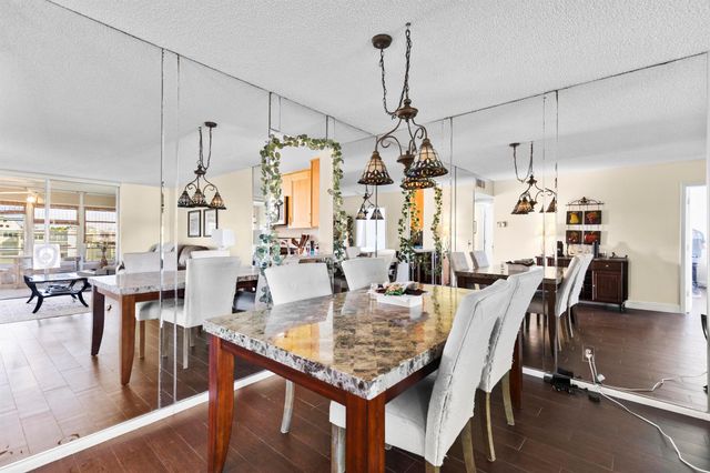 14671 Bonaire Boulevard 404, Delray Beach, FL 33446