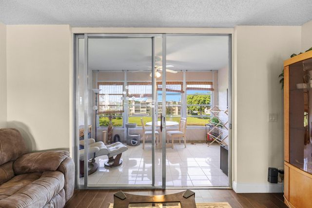 14671 Bonaire Boulevard 404, Delray Beach, FL 33446