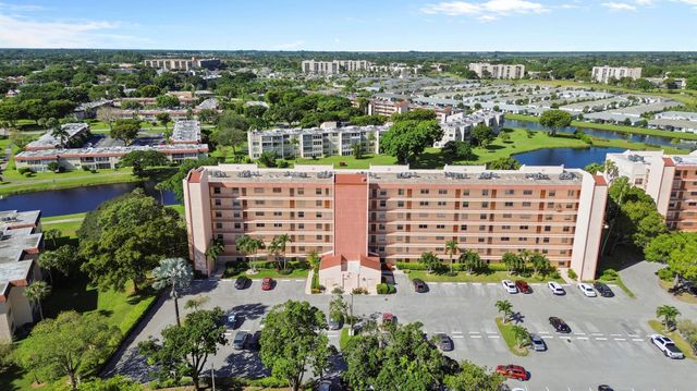 14671 Bonaire Boulevard 404, Delray Beach, FL 33446