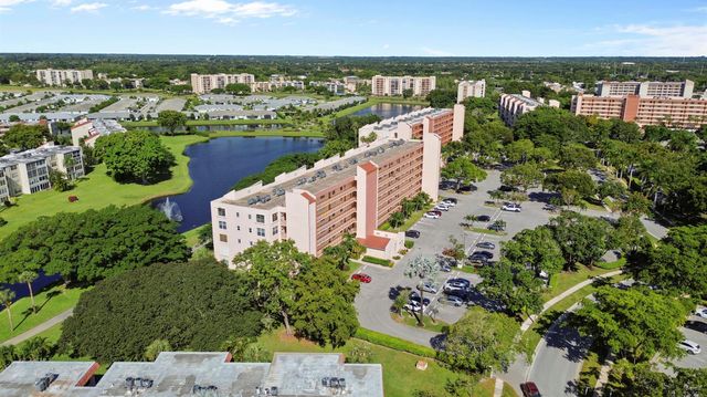 14671 Bonaire Boulevard 404, Delray Beach, FL 33446