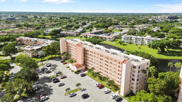 14671 Bonaire Boulevard 404, Delray Beach, FL 33446