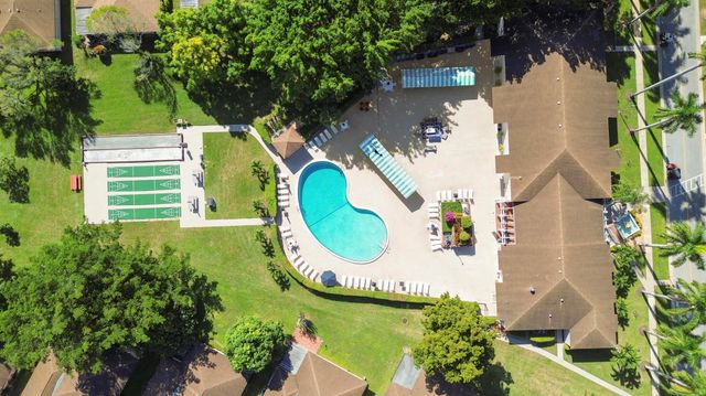 14671 Bonaire Boulevard 404, Delray Beach, FL 33446