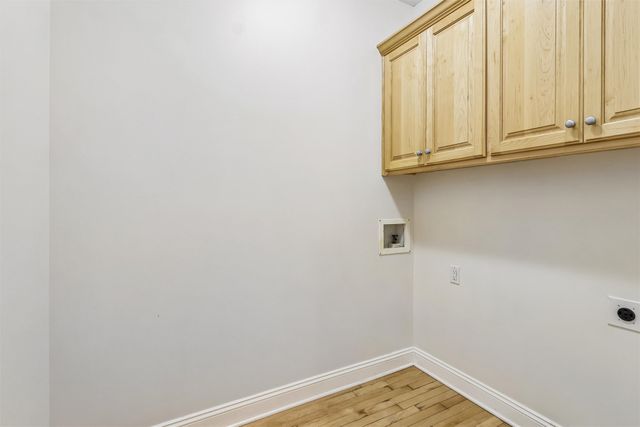 1911 NW 126th Street, Clive, IA 50325