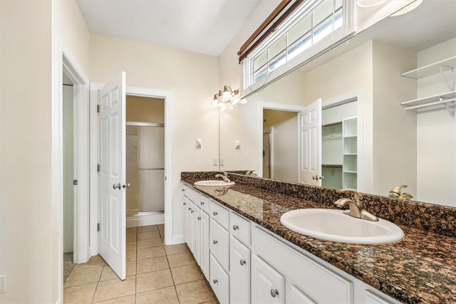 1911 NW 126th Street, Clive, IA 50325