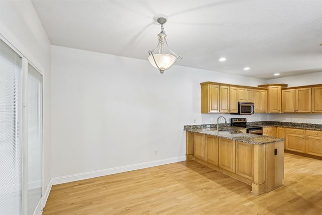1911 NW 126th Street, Clive, IA 50325