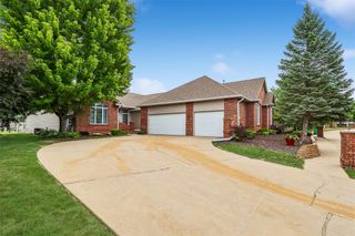1911 NW 126th Street, Clive, IA 50325