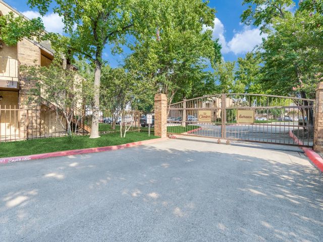 1906 Emerald Place 1215, Arlington, TX 76011