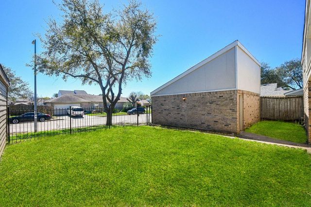 11330 Bandlon Drive, Houston, TX 77072