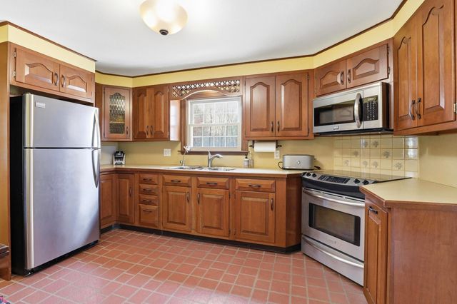 68 White Rock Hill Road, Bow, NH 03304