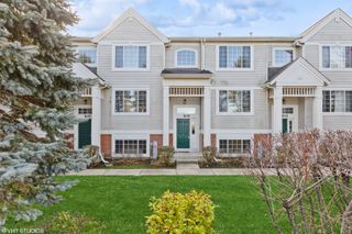 505 Cary Woods Circle, Cary, IL 60013