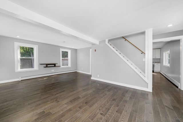 2 California Ln, Amesbury, MA 01913