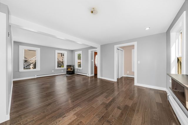 2 California Ln, Amesbury, MA 01913