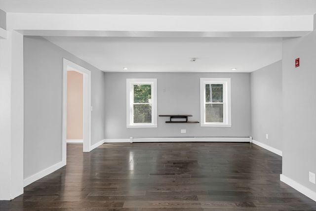 2 California Ln, Amesbury, MA 01913