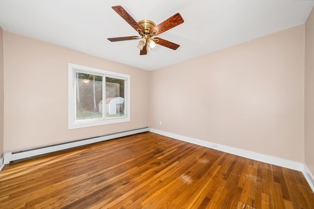 2 California Ln, Amesbury, MA 01913