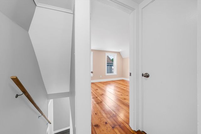 2 California Ln, Amesbury, MA 01913
