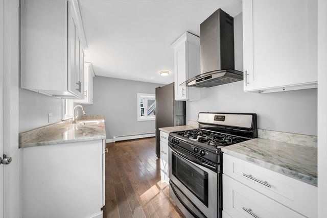 2 California Ln, Amesbury, MA 01913