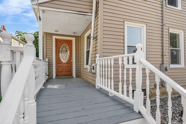 2 California Ln, Amesbury, MA 01913