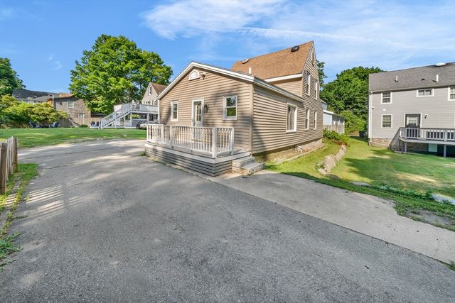 2 California Ln, Amesbury, MA 01913