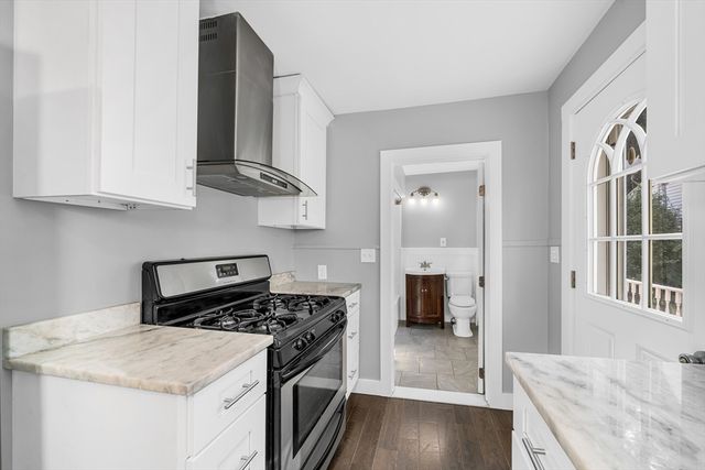 2 California Ln, Amesbury, MA 01913