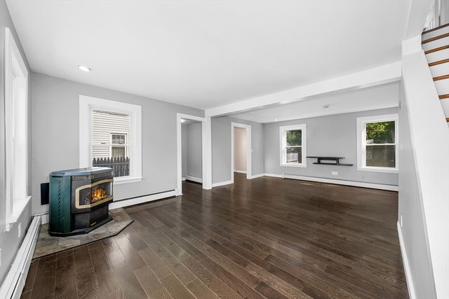2 California Ln, Amesbury, MA 01913