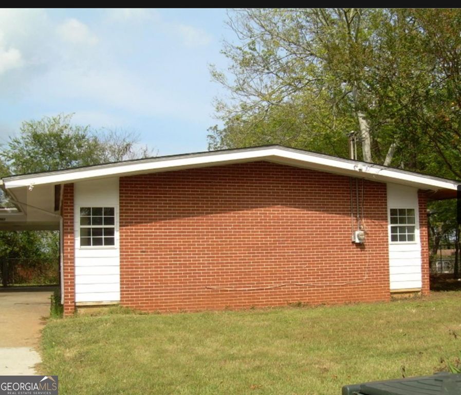 1982 S Riverview Circle, Albany, GA 31705