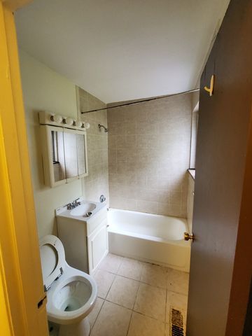 182 Central 01, Stoneham, MA 02180