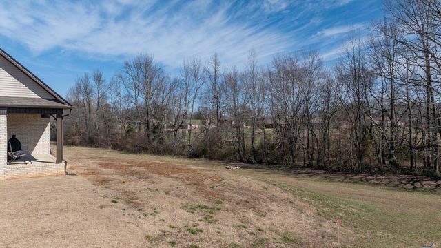 18 Cedar Grove Dr, Fayetteville, TN 37334