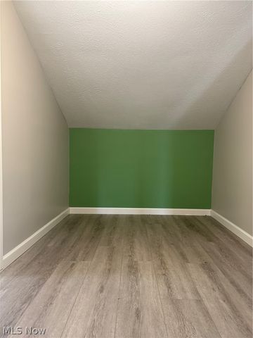 111 Goredon Drive, Chardon, OH 44024