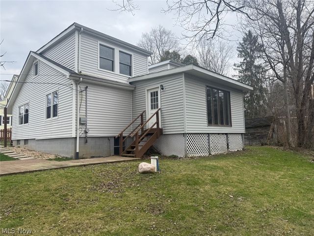 111 Goredon Drive, Chardon, OH 44024