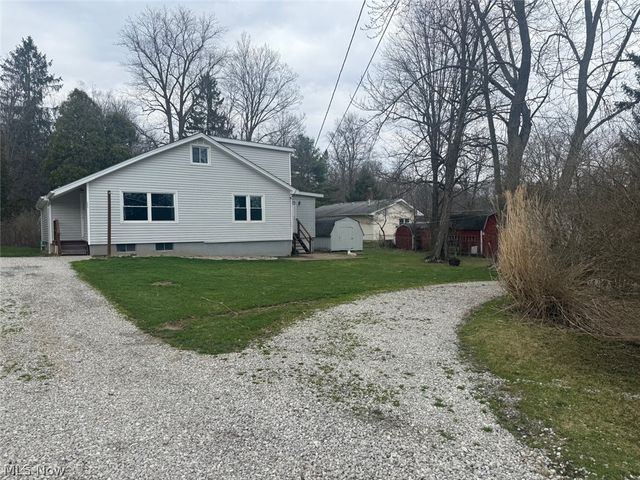 111 Goredon Drive, Chardon, OH 44024