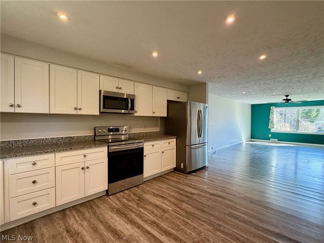 111 Goredon Drive, Chardon, OH 44024