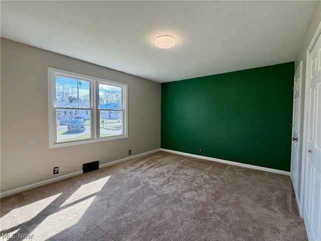 111 Goredon Drive, Chardon, OH 44024