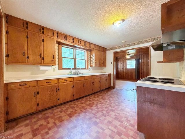 1940 Darwick Road, Winston-salem, NC 27127