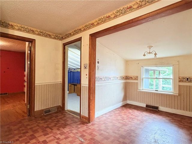 1940 Darwick Road, Winston-salem, NC 27127