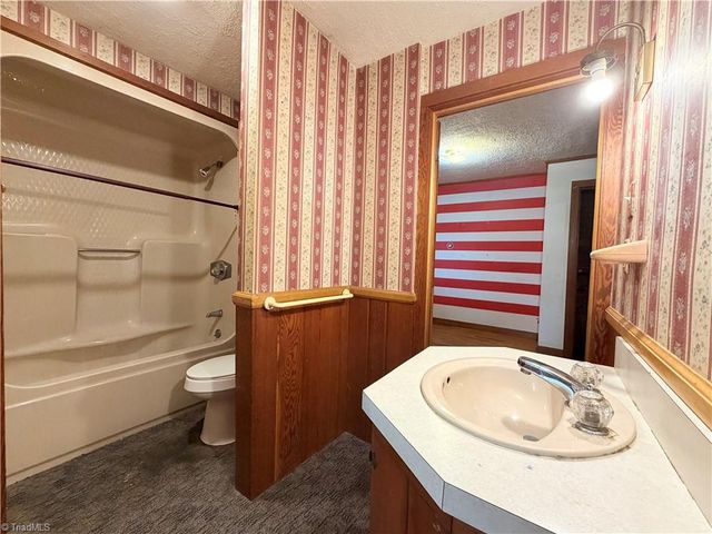 1940 Darwick Road, Winston-salem, NC 27127