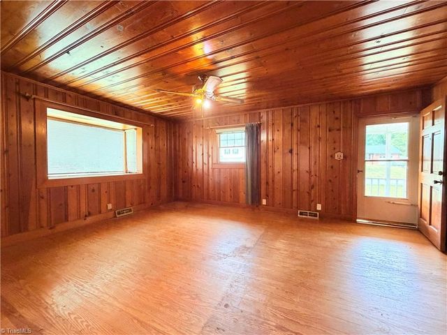 1940 Darwick Road, Winston-salem, NC 27127