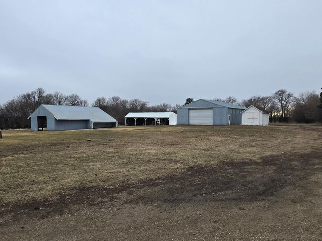 22525 Read Avenue, Worthington, MN 56187