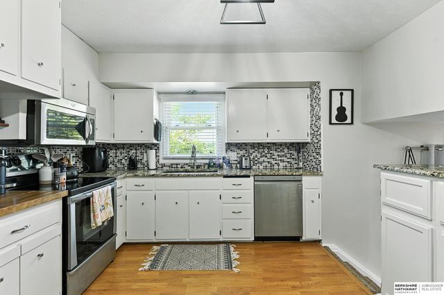 3914 N 94th Street, Omaha, NE 68134